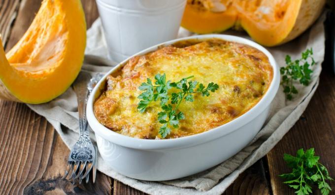 Pumpkin casserole with minced meat and pasta