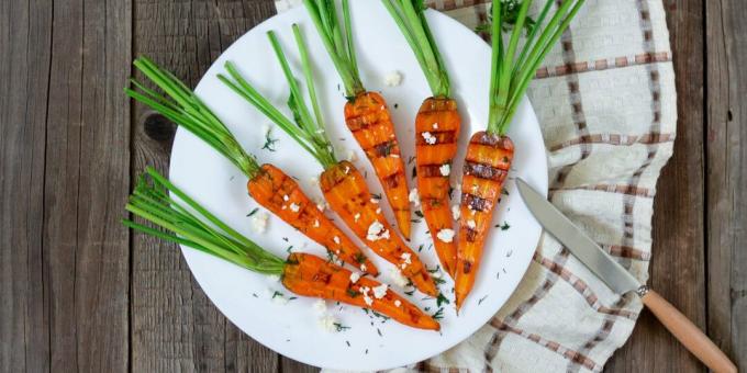 Grilled carrots in honey glaze