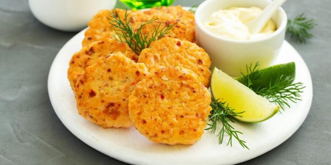 Baked fish cutlets with tartar sauce