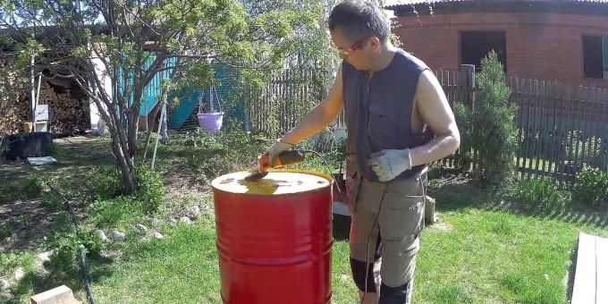 How to make a tandoor with your own hands: Turn the barrel upside down and carefully clean it with an angle grinder