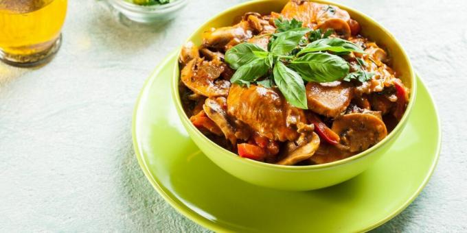 Turkey goulash with mushrooms and spices