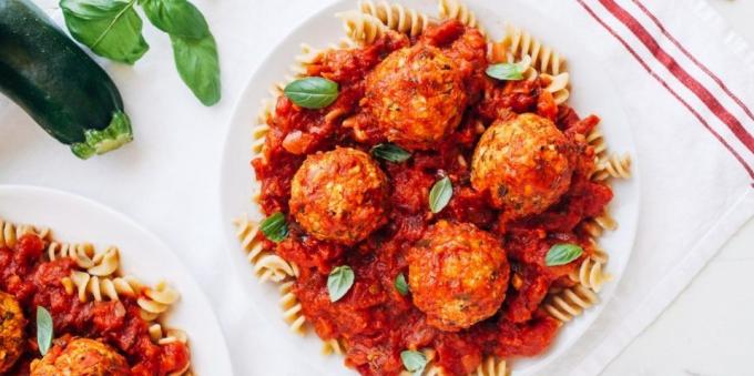 Pasta with meatballs chickpeas and zucchini