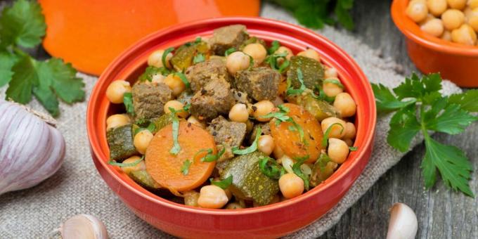 Beef stew with zucchini and chickpeas Moroccan style