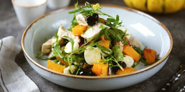 Salad with chicken and baked pumpkin