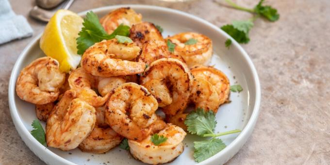 Fragrant shrimps on the grill or grill