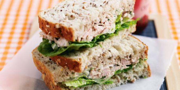 Recipe sandwich with tuna and celery