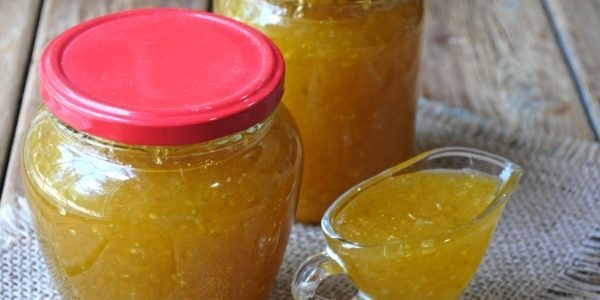 Jam of zucchini with dried apricots and lemon