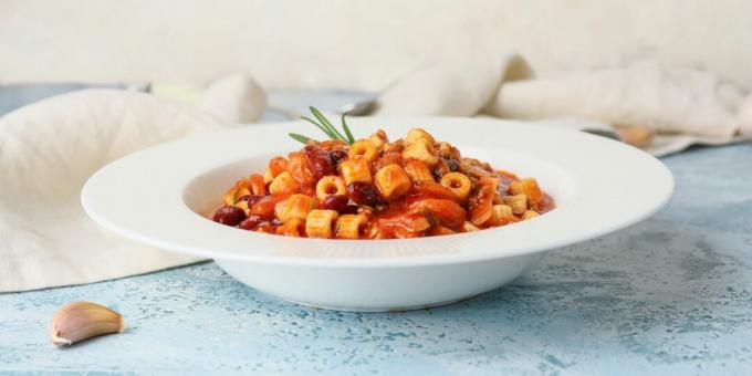 Pasta with beans in tomato sauce