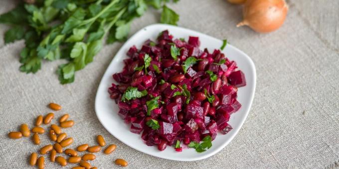 Salad with beets and pickles