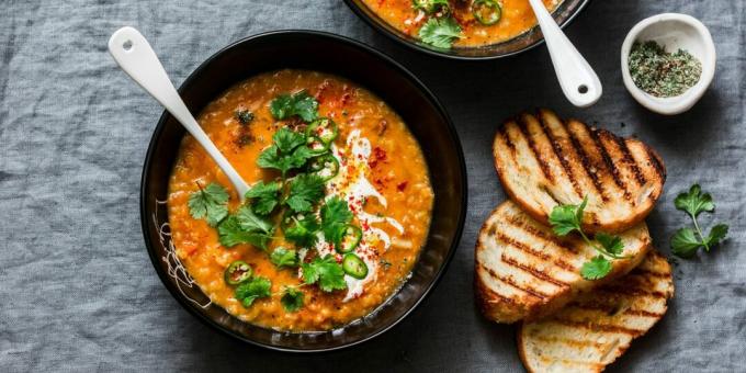 Tomato soup with lentils and coconut milk