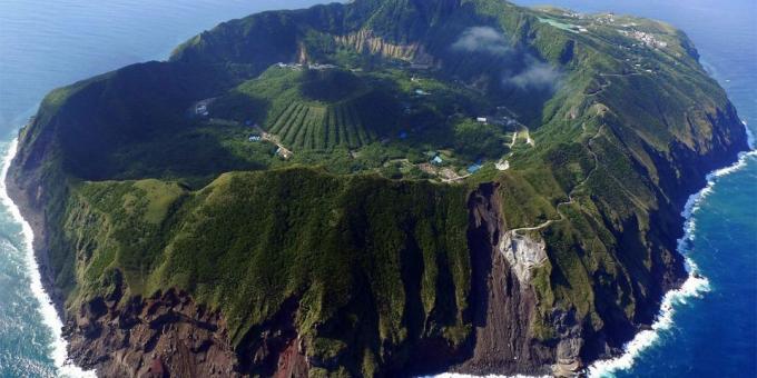 Asian territory is not in vain attract tourists: the volcanic island Aogasima, Japan