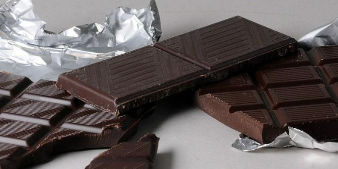 What foods contain magnesium: dark chocolate