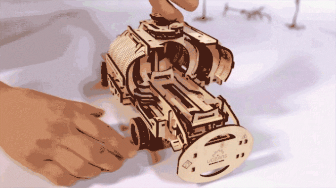 UGEARS constructor moves