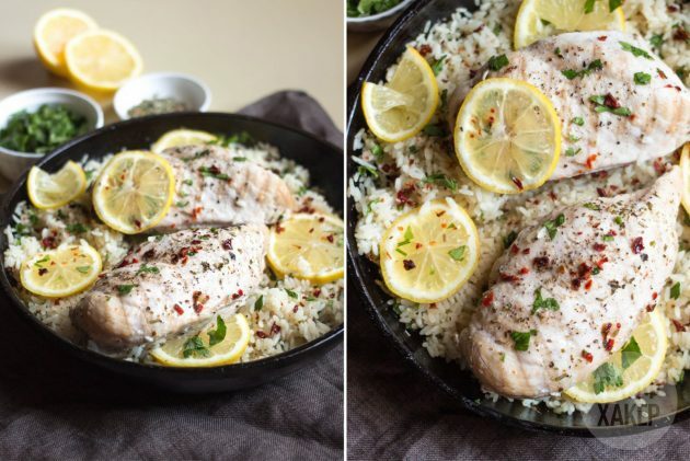 How to cook chicken rice in a skillet: garnish the finished dish with lemon slices