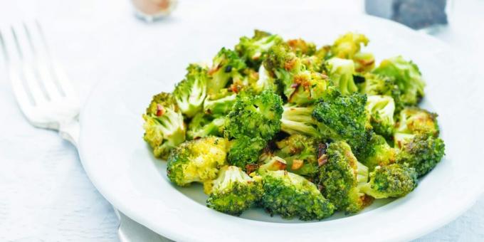 Baked broccoli with garlic