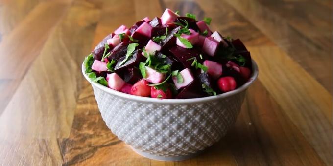 Diet Recipes: Beetroot Salad with Feta, Chickpeas and Lemon Dressing