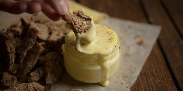 Serve oyster mushrooms in batter with chilled aioli sauce