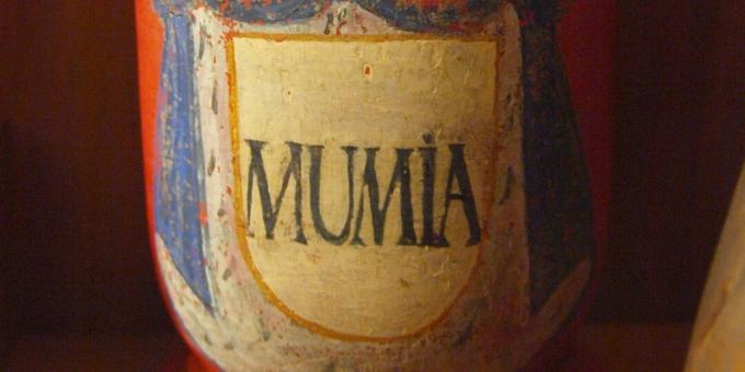 Pharmaceutical vessel of the 18th century with mumiyo
