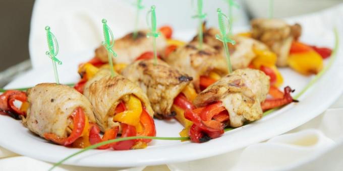 Chicken rolls with sweet peppers