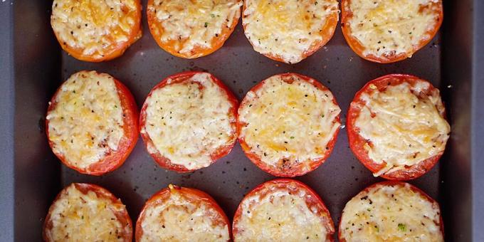 Baked tomatoes with cheese