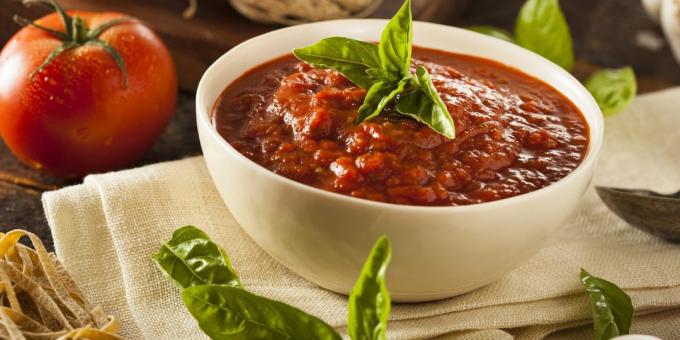 Tomato sauce with roasted tomatoes