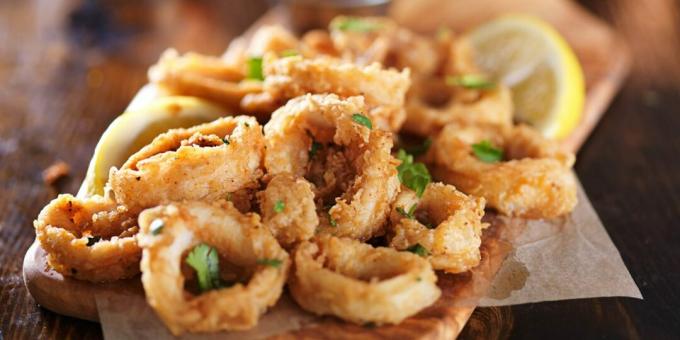 Crispy squid rings in starch breading