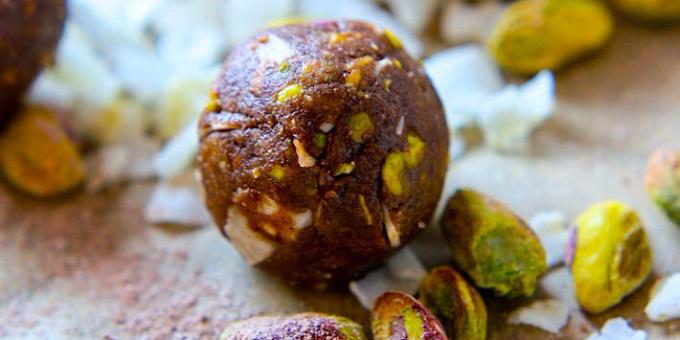 Energy balls with chocolate, coconut and pistachios