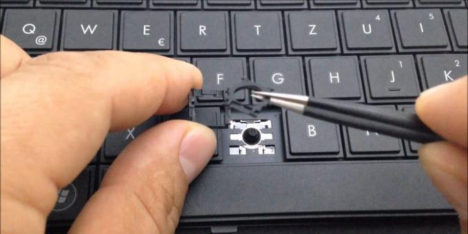 How to clean the keyboard: the removal of keys