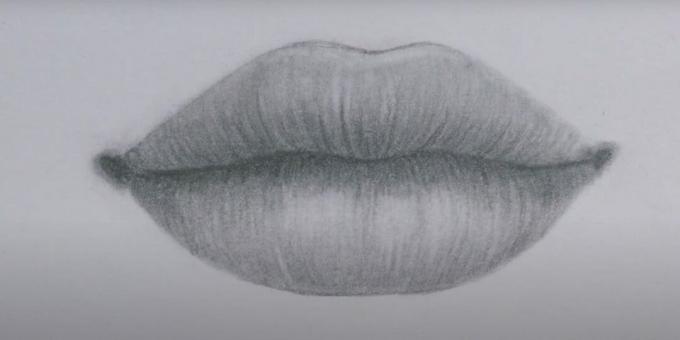 Drawing lips with a simple pencil