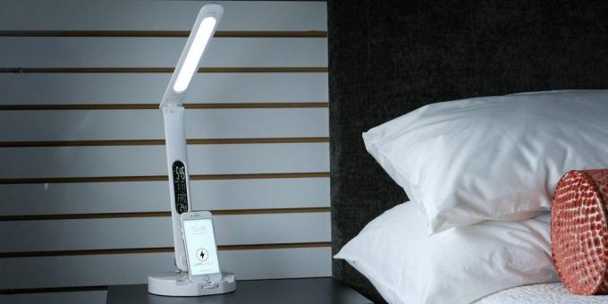 Smart Lamp: LumiCharge