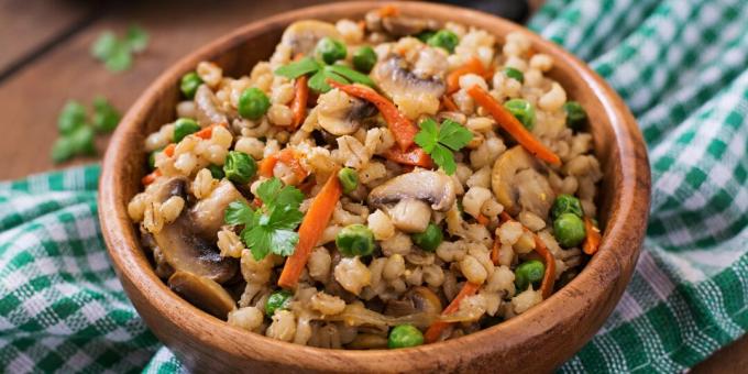 How to cook barley porridge with vegetables and mushrooms