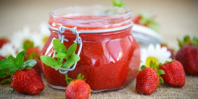 Strawberry confiture with pectin