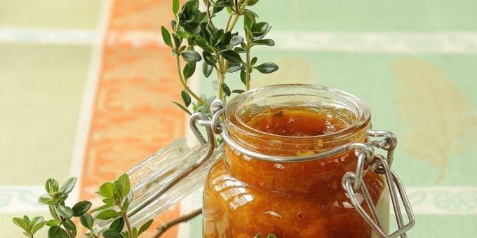Recipe for apricot jam with thyme