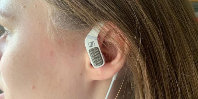 Sennheiser Ambeo Smart Headset ear