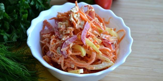Korean salad with carrots and bell pepper