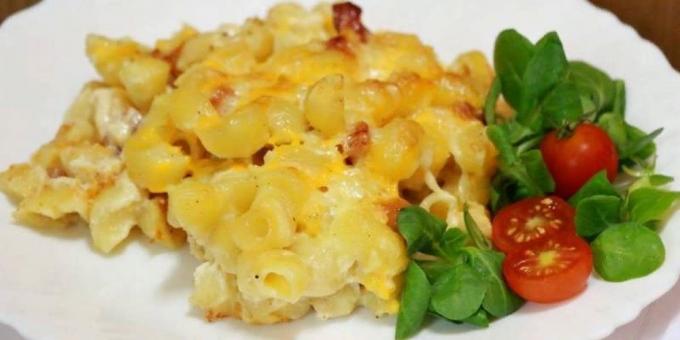 Pasta with egg - tasty and inexpensive