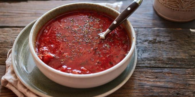 Borscht with mushrooms and meat