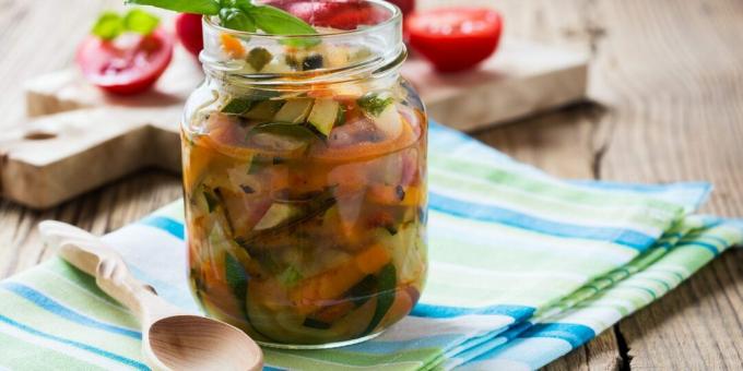 Zucchini and cucumber salad for the winter