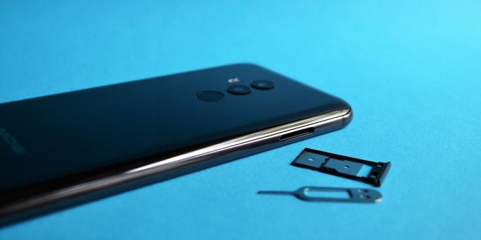 UMIDIGI Z2 Pro: a tray for SIM cards