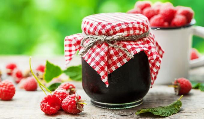 Spicy raspberry jam with agar-agar