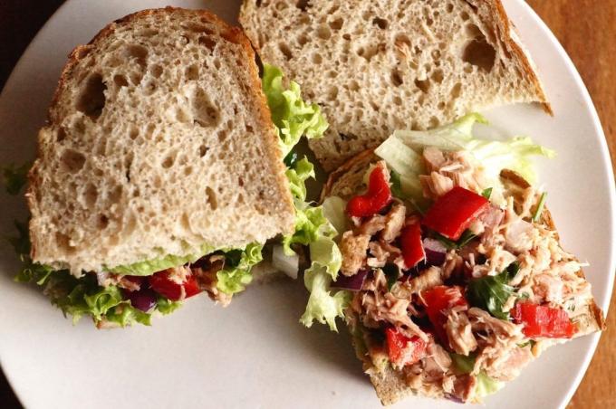 Sandwich with tuna and herbs