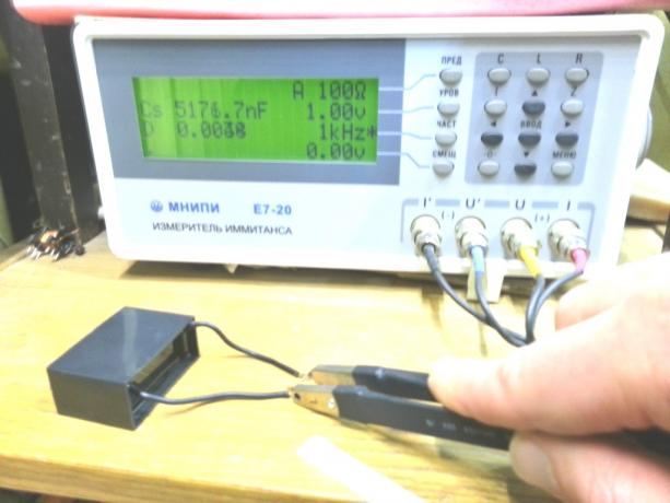 Measuring the capacitance of the capacitor inside Electricity Saving Box