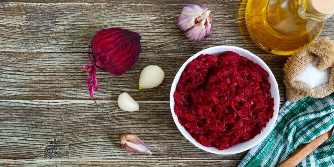 Beet caviar with garlic for the winter