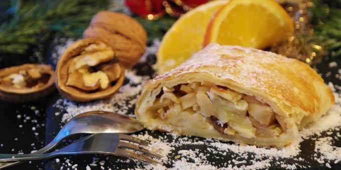 Strudel with apples from the finished puff pastry