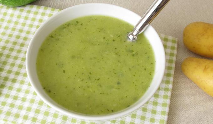 Turkish zucchini and potato puree soup with noodles