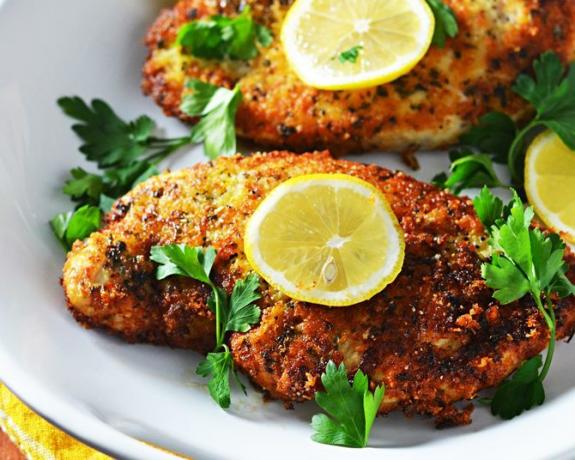 Chicken breast breaded with lemon