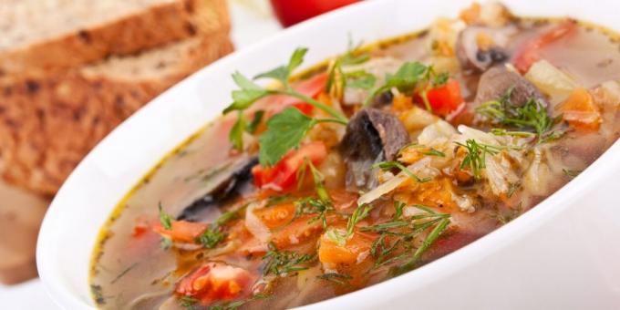 How to cook the soup with mushrooms and fish