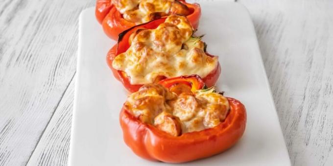 Peppers stuffed with sausages
