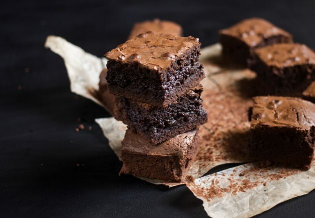 chocolate brownie recipe: chop the baked goods after cooling completely