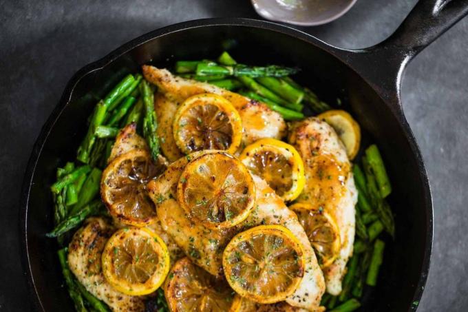 Chicken breast with lemon and green beans